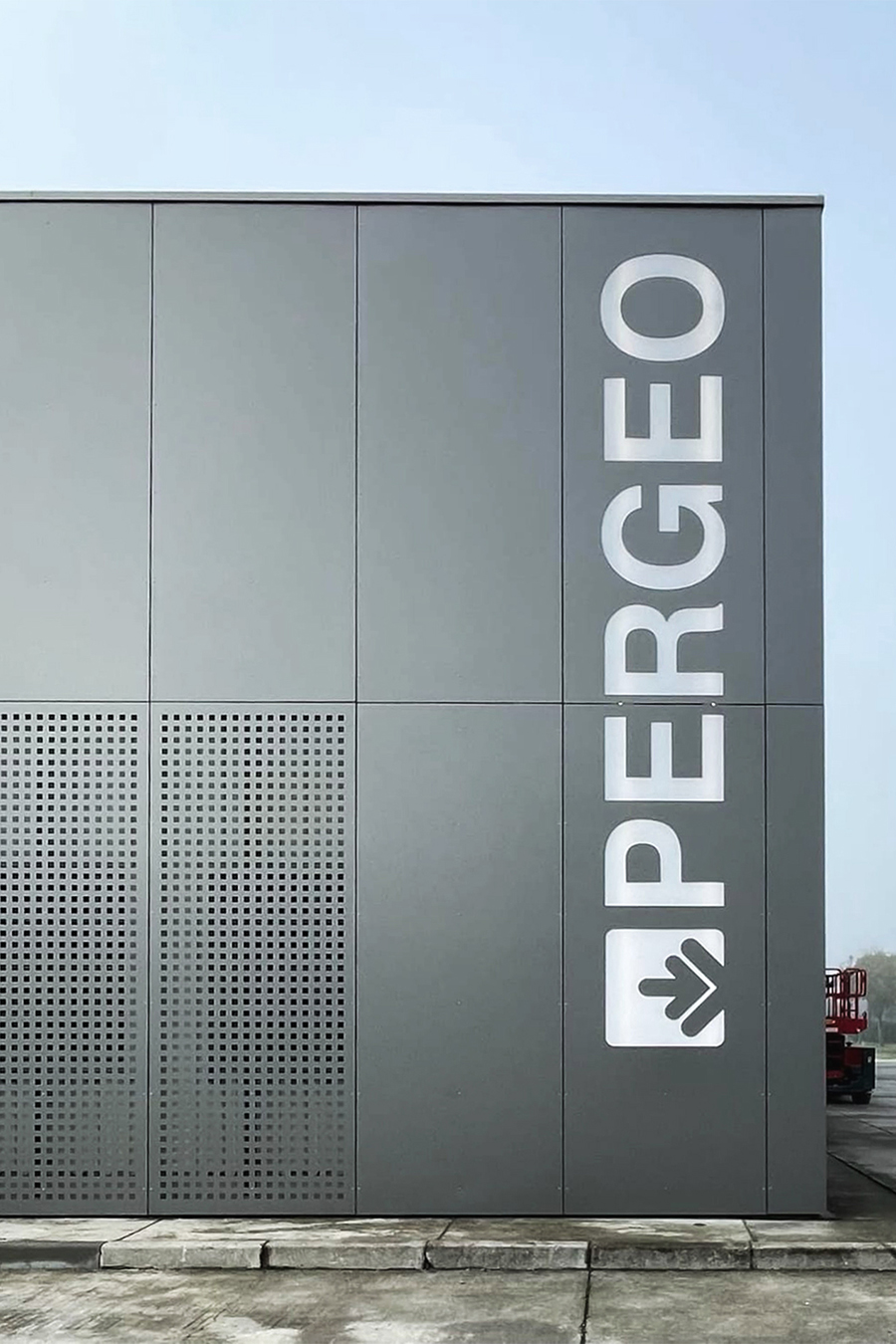 sede-italia-pergeo-rehabilitacion-panel-stacbond