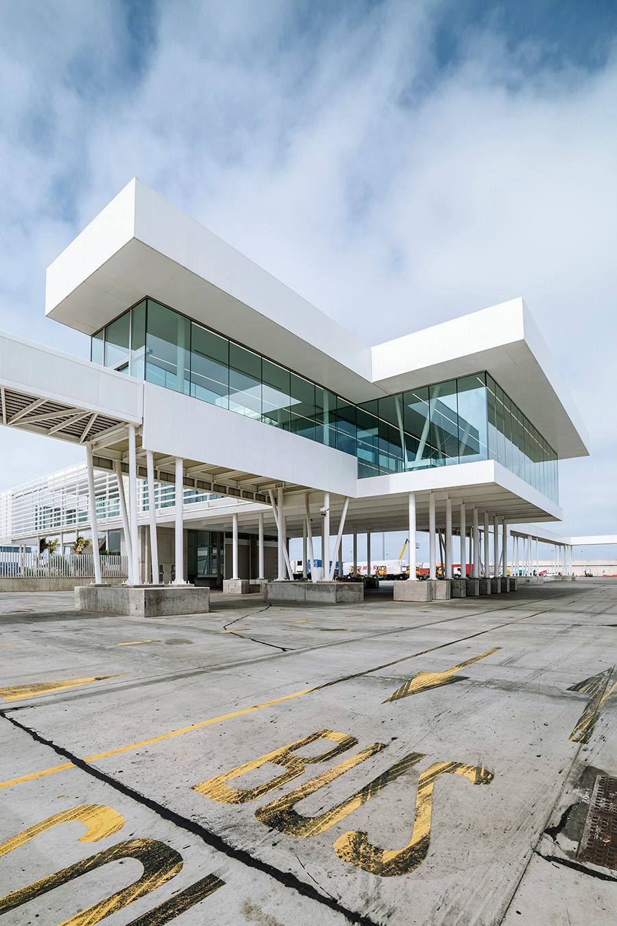 terminal-maritima-naviera-armas-panel-composite