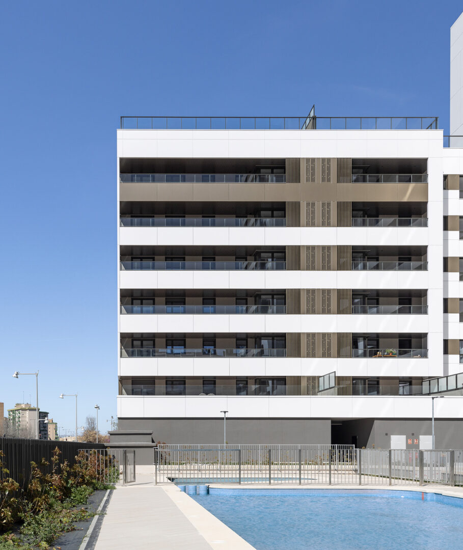 urbanizacion-zaragoza-panel-stacbond