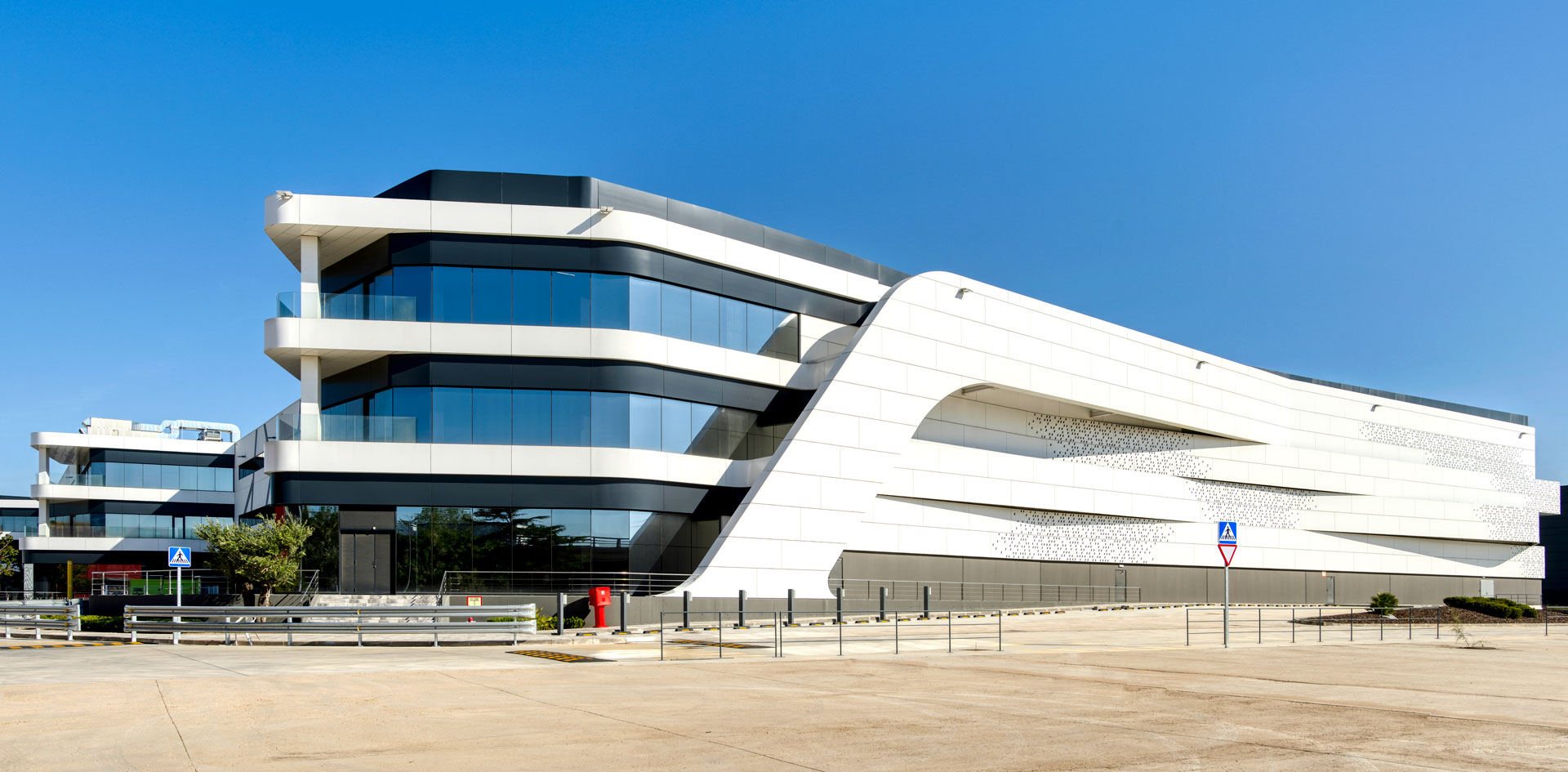 centro-logistico-cataluna-panel-stacbond