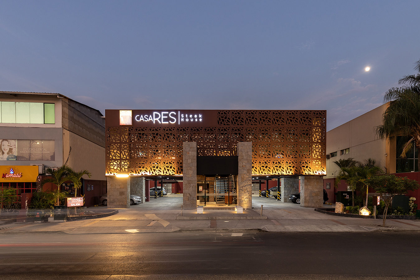 restaurante-ecuador-panel-composite-stacbond
