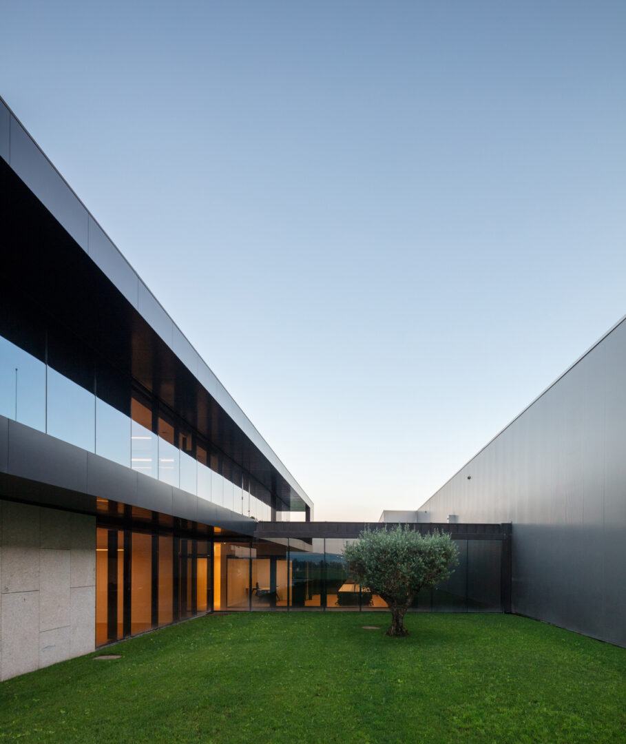 black-panel-composite-stacbond-portugal